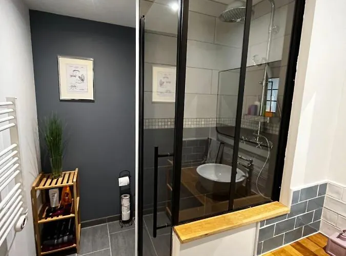 T2 Bis Proche Gare Et Centre - Parking Proche Appartement *