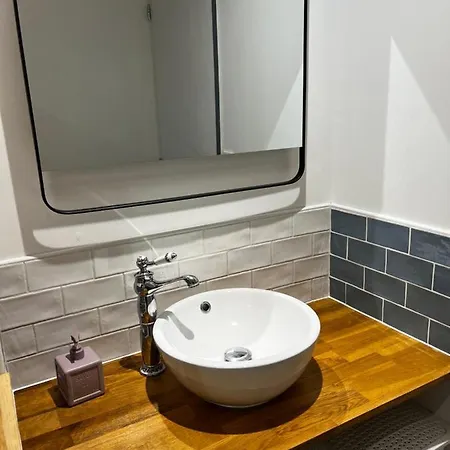 דירה T2 Bis Proche Gare Et Centre - Parking Proche לורדה